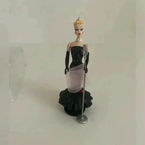 Hallmark Keepsake Ornament Barbie - Picture 9 of 13